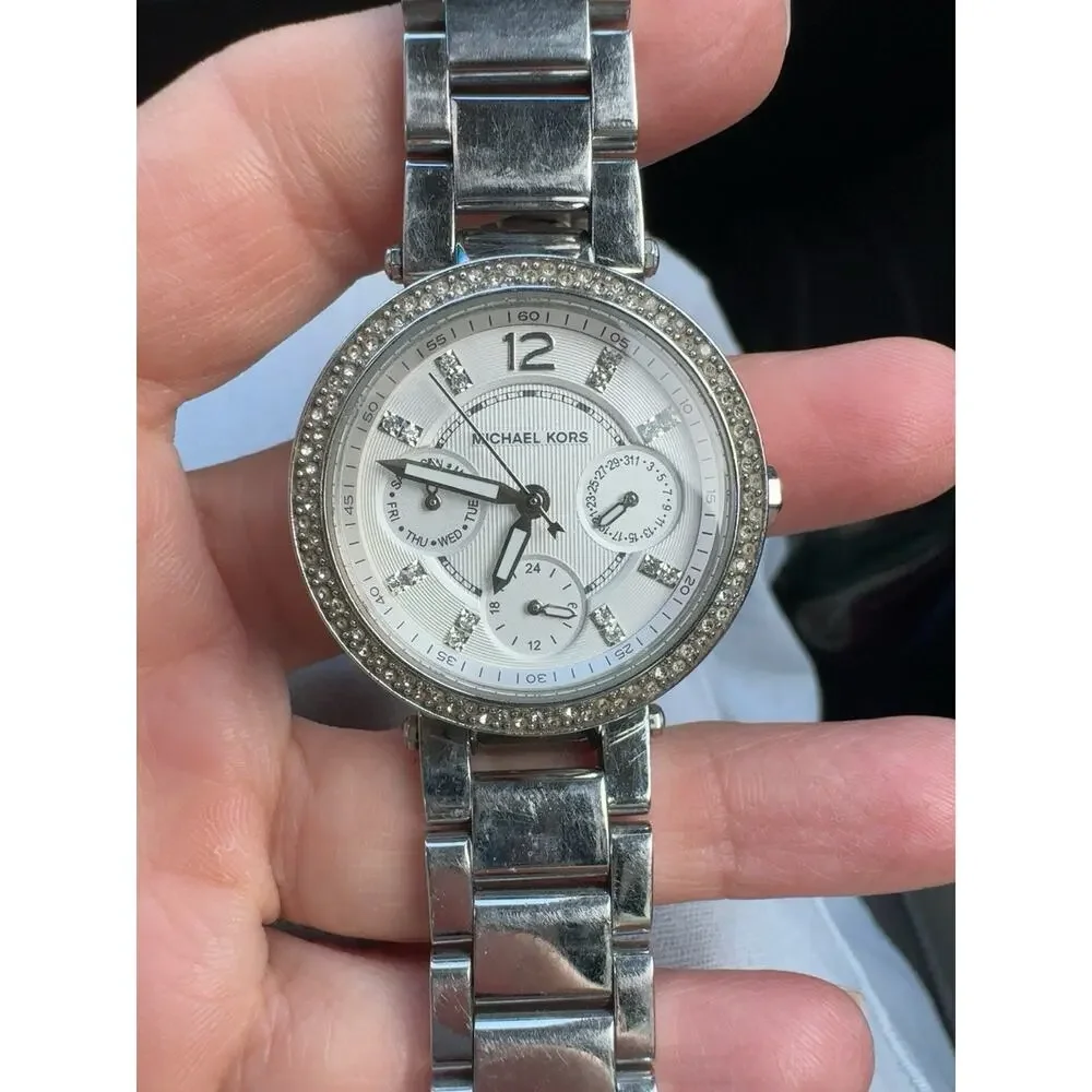 Michael Kors MK-5076 Silver Crystal Bezel Multifunction Women’s Watch Working